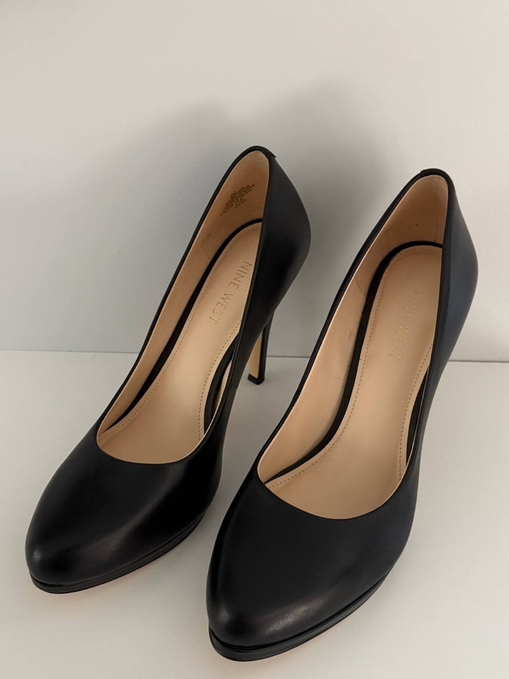 Nine West Black Round-Toe Leather Platform Pumps